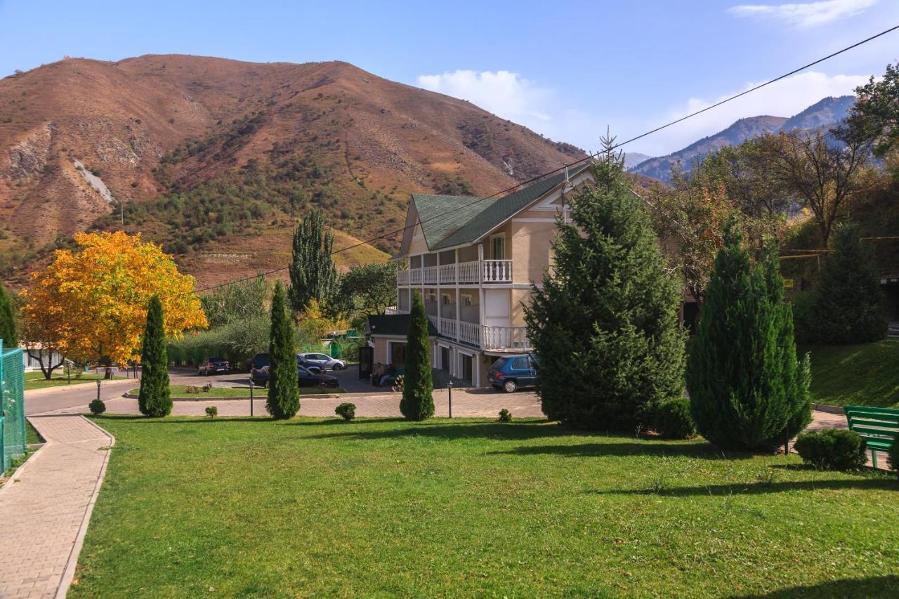 Sunkar Hotel Almatî Exterior foto