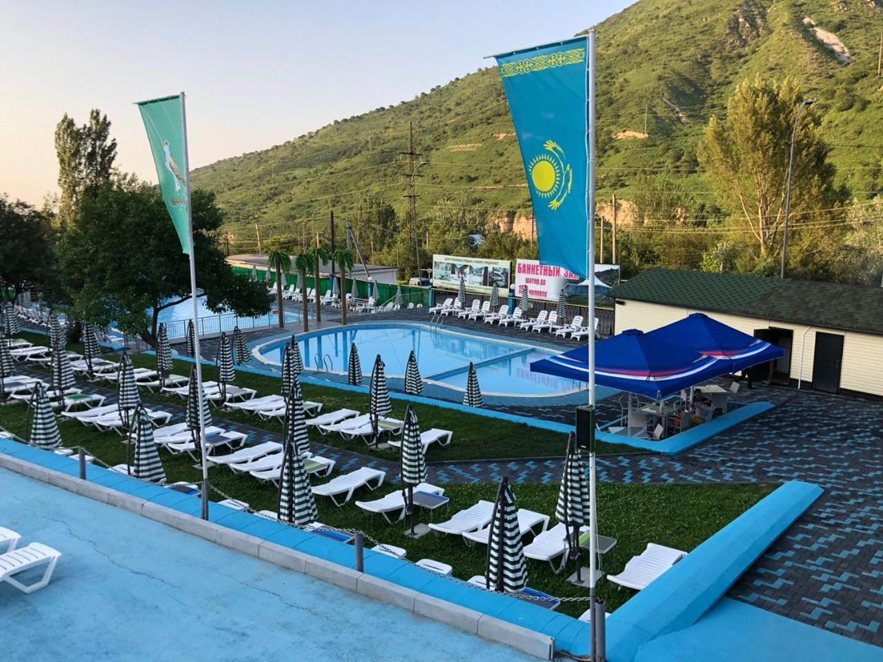 Sunkar Hotel Almatî Exterior foto
