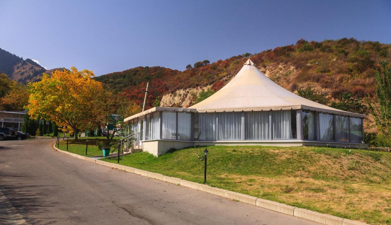 Sunkar Hotel Almatî Exterior foto